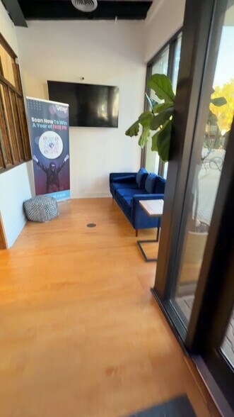 More Photos Of 320 1st Ave N, Saint Petersburg Loft Creative Space For Lease