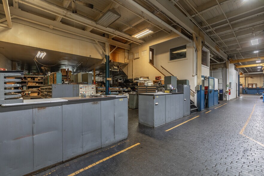 More Photos Of 24000 Lakeland Blvd, Euclid Manufacturing For Sale