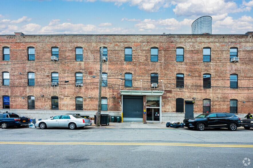 More Photos Of 3511 9th St, Long Island City Office Residential For Lease