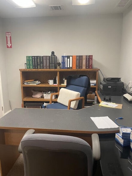More Photos Of 1870 Avondale Ave, Sacramento Medical For Sale