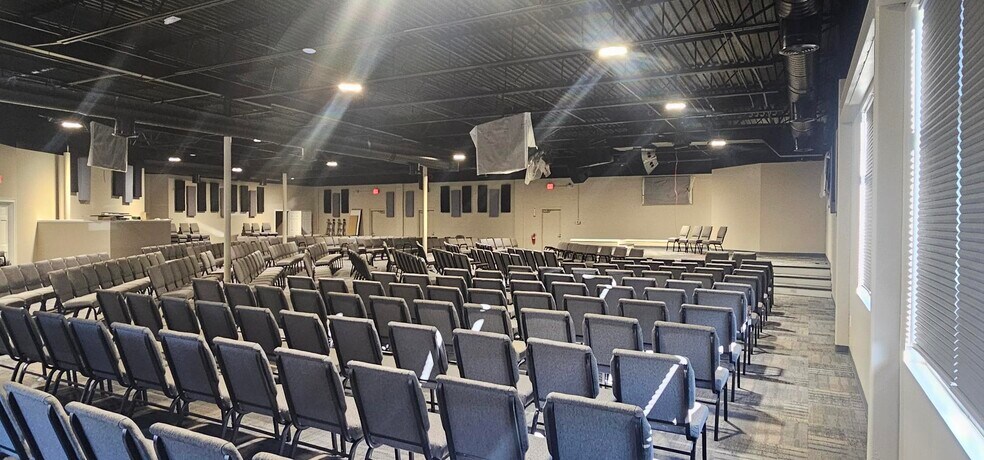 More Photos Of 2410 Cleveland Hwy, Dalton Unknown For Lease