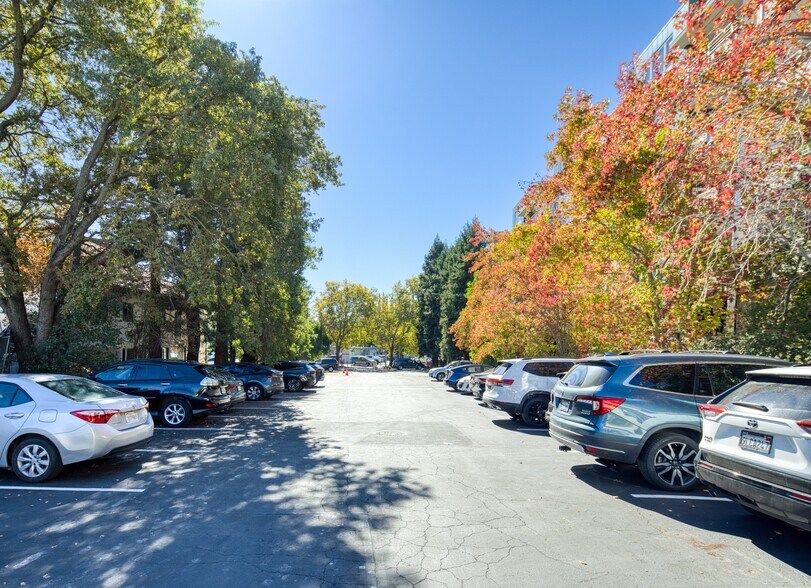 More Photos Of , Walnut Creek General Retail For Sale
