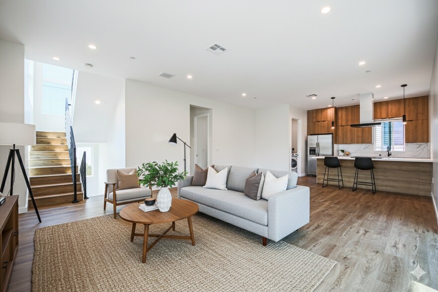 More Photos Of 2129 Aaron St, Los Angeles Apartments For Sale