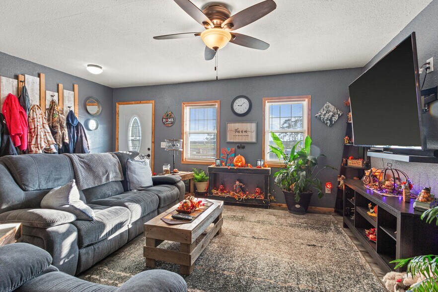 More Photos Of N4183 4th Ave, Hancock Bar For Sale