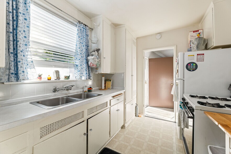 More Photos Of 1717 E Chevy Chase Dr, Glendale Multifamily For Sale