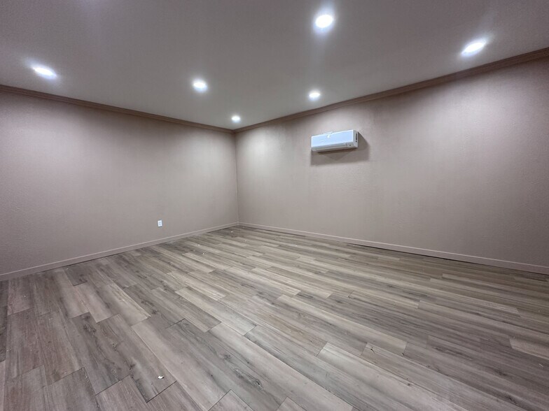 More Photos Of 1530 E 5th Ct, Tulsa Warehouse For Lease