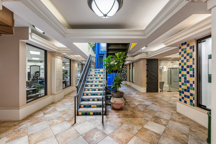 More Photos Of 210 N Park Ave, Winter Park Office For Lease