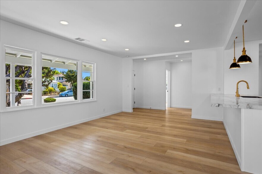 More Photos Of 2218 24th St, Santa Monica Apartments For Sale