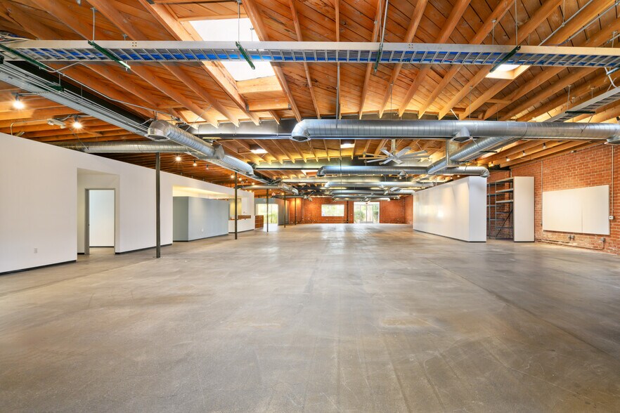 More Photos Of 4201 Redwood Ave, Los Angeles Loft Creative Space For Lease