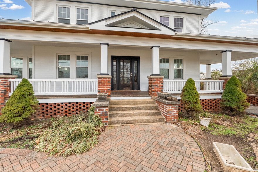 More Photos Of 15115 Forest Road, Forest Office For Lease