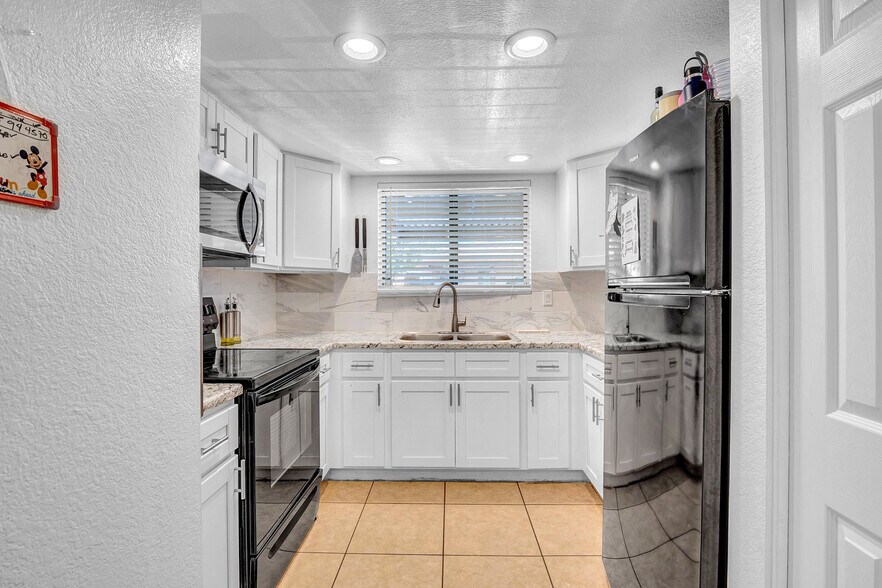 More Photos Of 3027-3045 E Grandview Rd, Phoenix Apartments For Sale