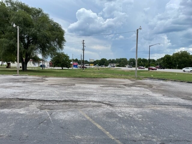 More Photos Of 253 US Hwy 60, Republic Fast Food For Sale