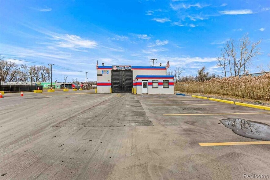 More Photos Of 27990 Wick Rd, Romulus Manufacturing For Sale