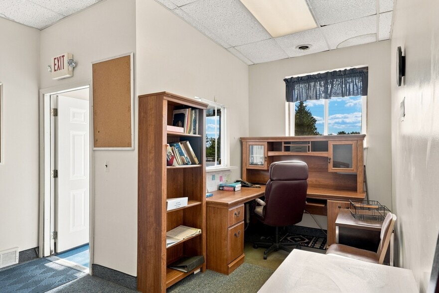 More Photos Of 12305 Beech Daly Rd, Taylor Flex For Lease