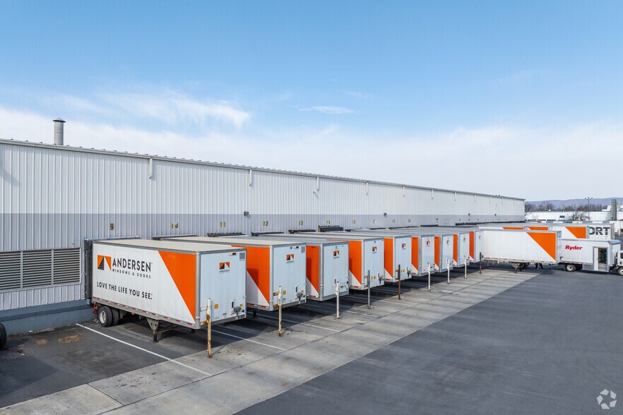 More Photos Of 1627 Ritner Hwy, Carlisle Warehouse For Lease