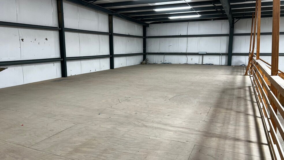 More Photos Of 220 Scotland Dr, Alabaster Warehouse For Lease
