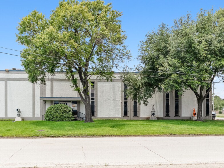 More Photos Of 1202 Hahlo St, Houston Manufacturing For Sale