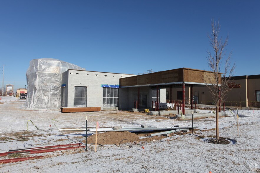 More Photos Of 3270 N Eagle Rd, Meridian Bank For Lease