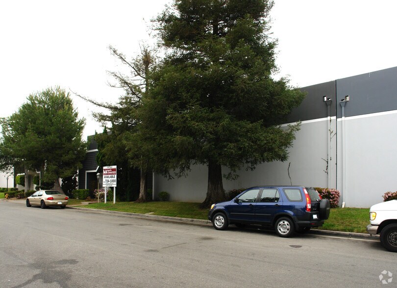 More Photos Of 17891 Jamestown Ln, Huntington Beach Warehouse For Lease