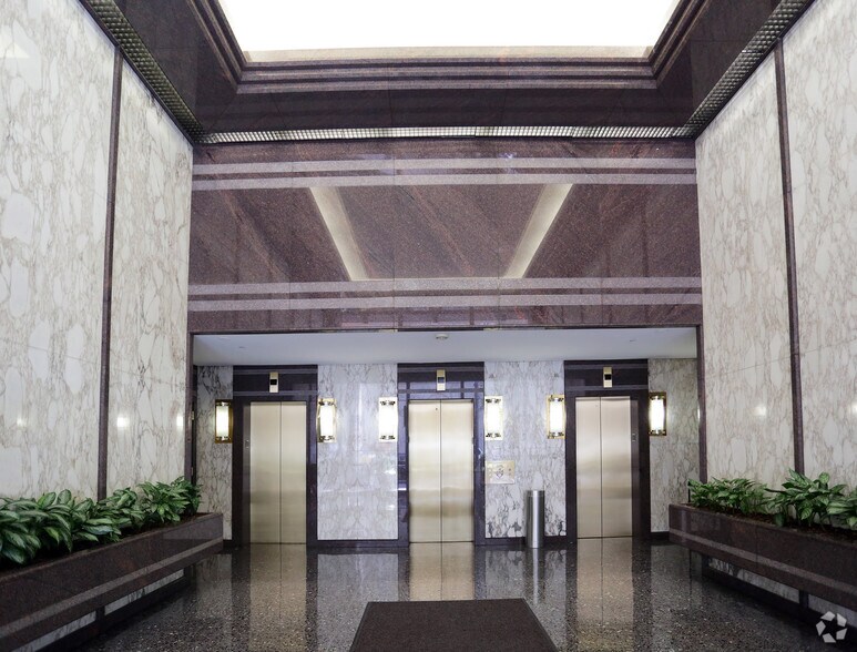 More Photos Of 1725 Desales St NW, Washington Office For Lease