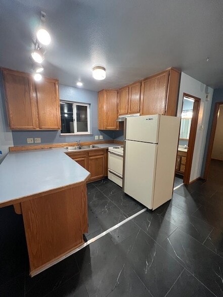 More Photos Of 2731 Meridian St, Bellingham General Retail For Sale