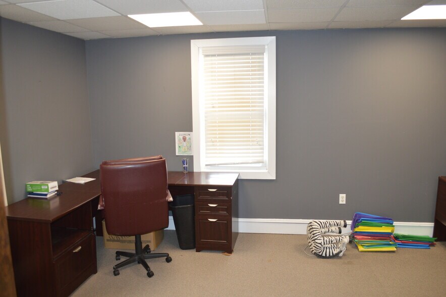 More Photos Of 2662 Nottingham Way, Trenton Office For Sale