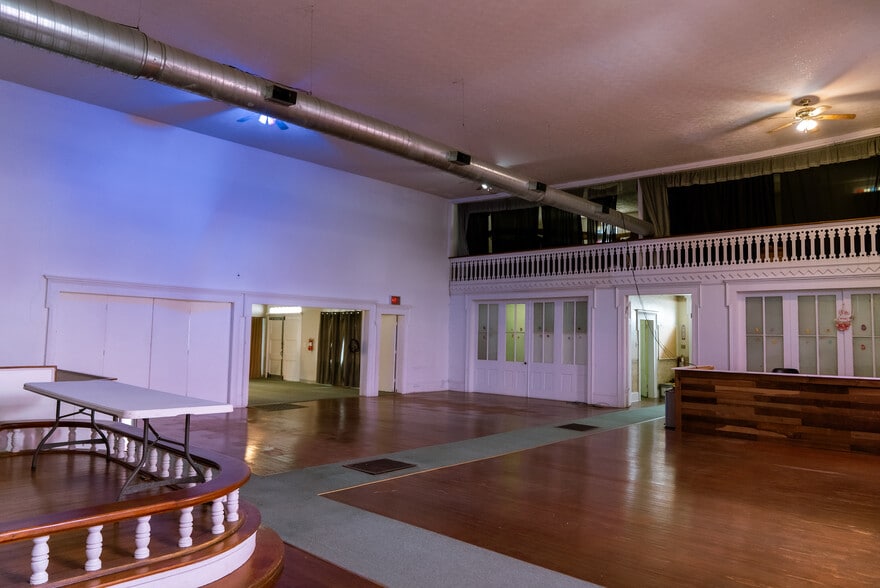 More Photos Of 13790 Main st, Sedalia Flex For Sale