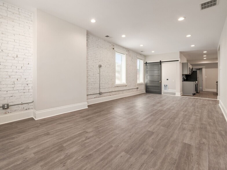 More Photos Of 1029 E Livingston Ave, Columbus Storefront Retail Residential For Sale