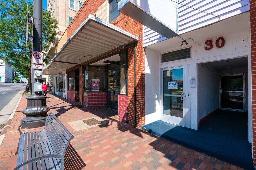 More Photos Of 30 S Main St, Harrisonburg General Retail For Sale