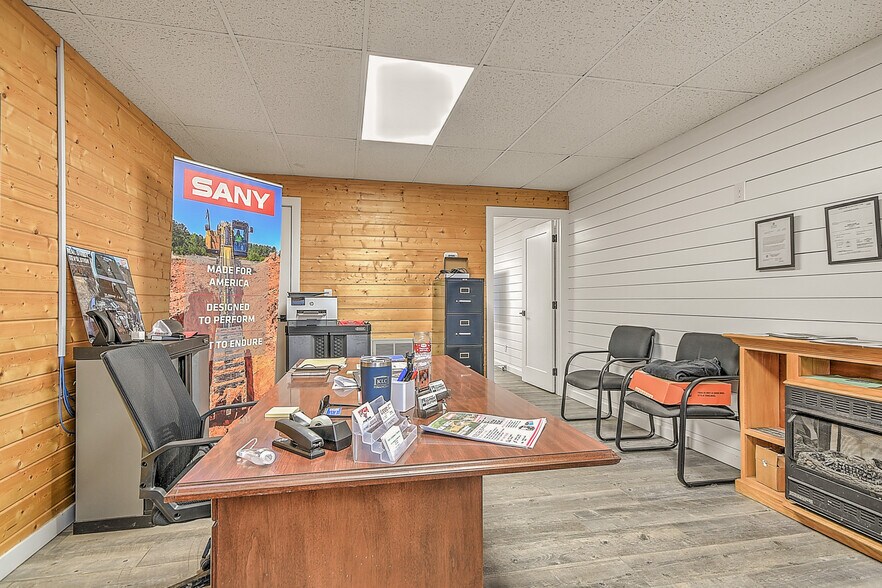 More Photos Of 3930 E Stone Dr, Kingsport Warehouse For Sale