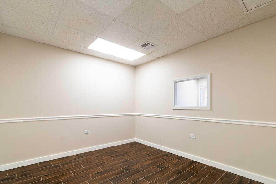 More Photos Of 2105 Justice St, Monroe Serviced Offices For Sale
