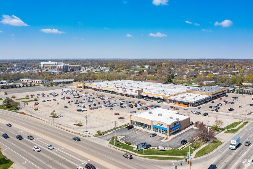 More Photos Of 5830-5980 E State St, Rockford Storefront For Lease
