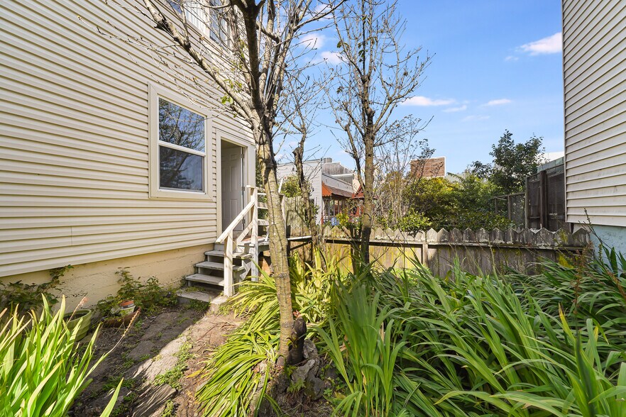 More Photos Of 5947-5949 Geary Blvd, San Francisco Apartments For Sale