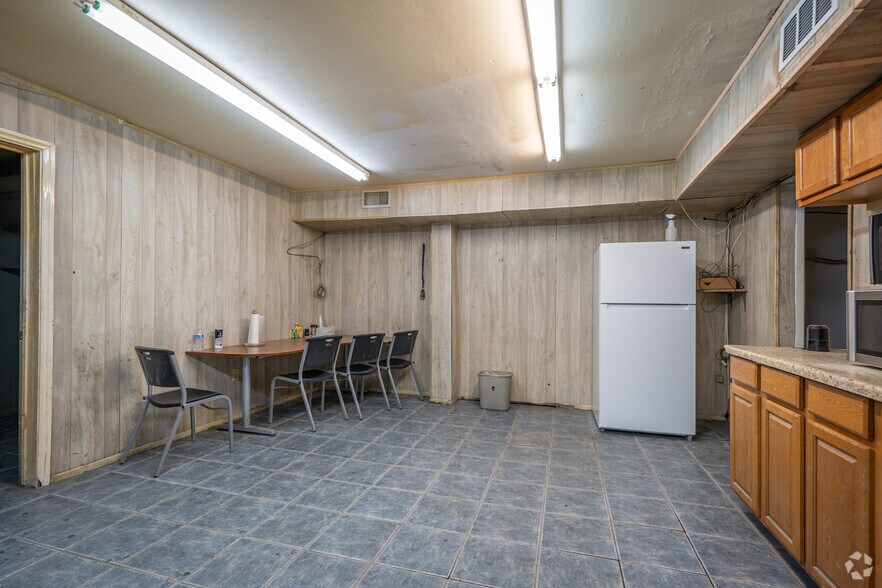 More Photos Of 11601 McKinley St, Houston Manufacturing For Sale