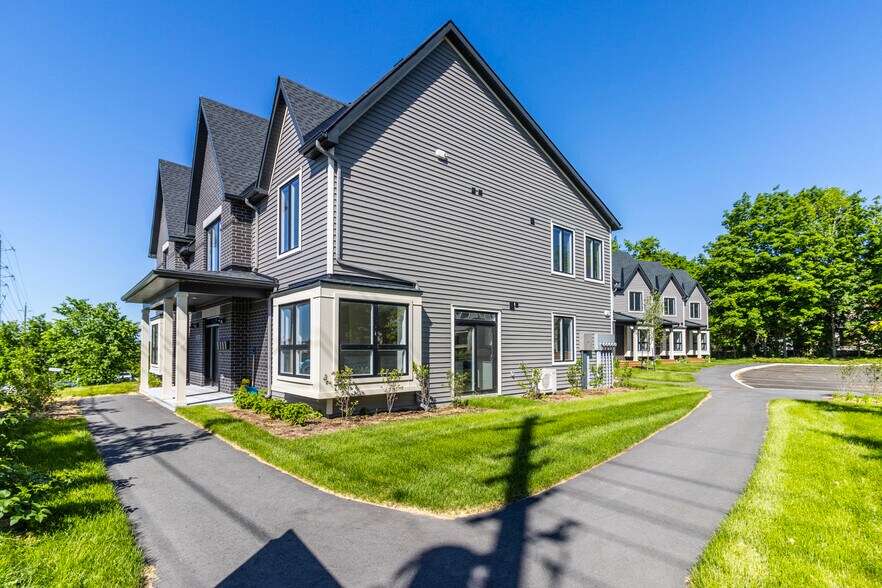 More Photos Of 36 Main St E, Mississippi Mills Apartments For Sale