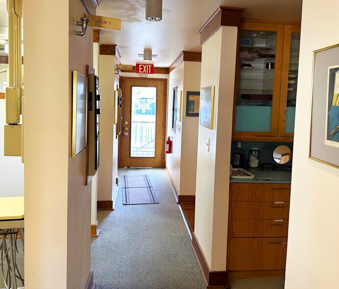 More Photos Of 1415 GRAND Blvd, Vancouver Medical For Sale