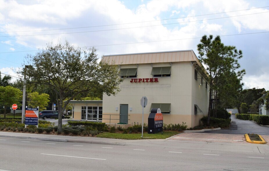More Photos Of 800 W Indiantown Rd, Jupiter Storefront Retail Office For Lease