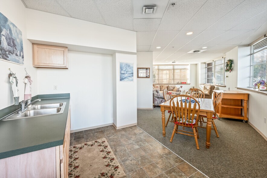 More Photos Of 300 Okanogan Ave, Wenatchee Apartments For Sale