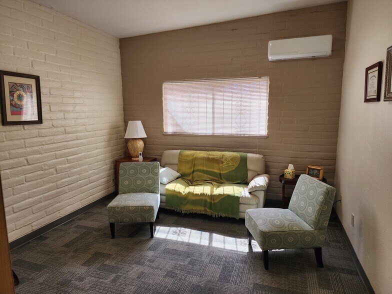 More Photos Of 2550 E Fort Lowell Rd, Tucson Medical For Sale