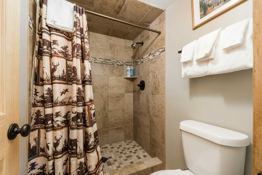 More Photos Of 1130 W Elkhorn Ave, Estes Park Hotel For Sale