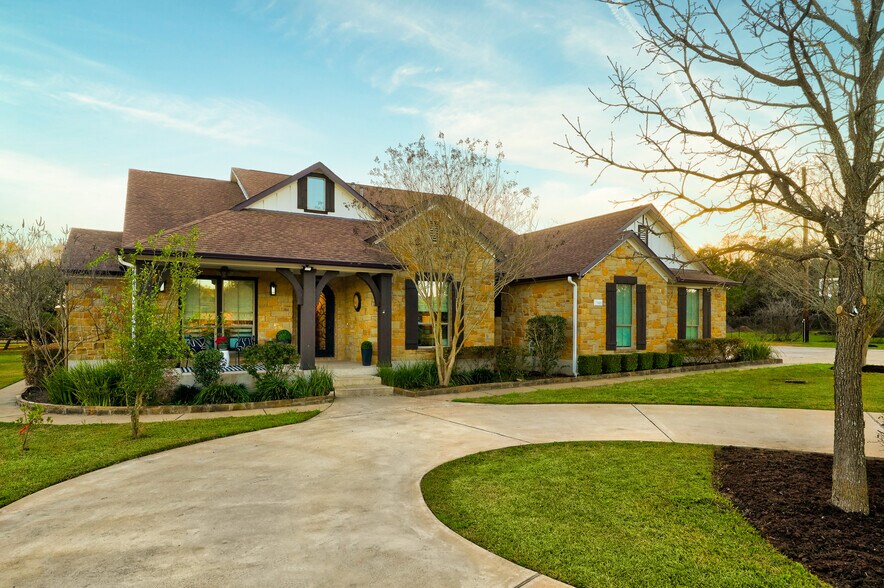 More Photos Of 8601 Zyle Rd, Austin Specialty For Sale