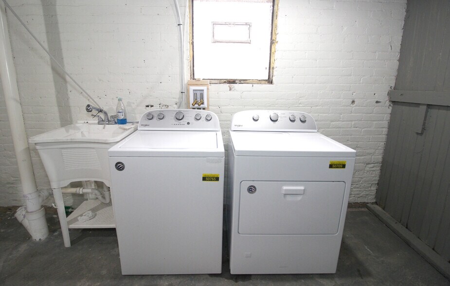 More Photos Of 7501 Dunedin St, Detroit Apartments For Sale