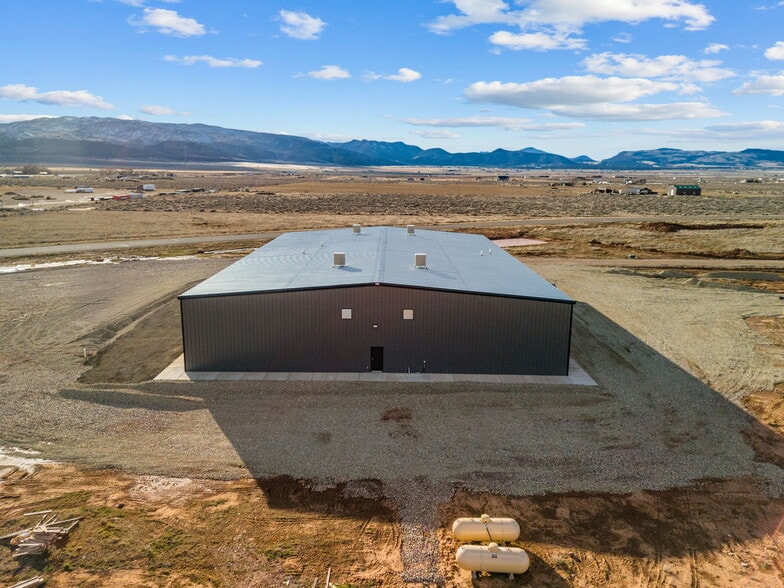 More Photos Of 3709 5650 w, Cedar City Industrial For Lease