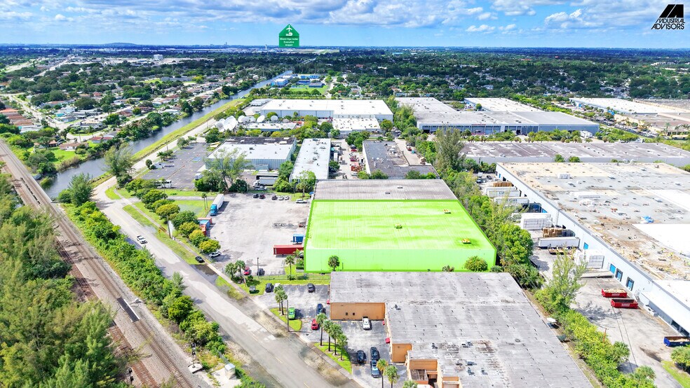 More Photos Of 1361-1363 NW 155th Dr, Miami Warehouse For Lease