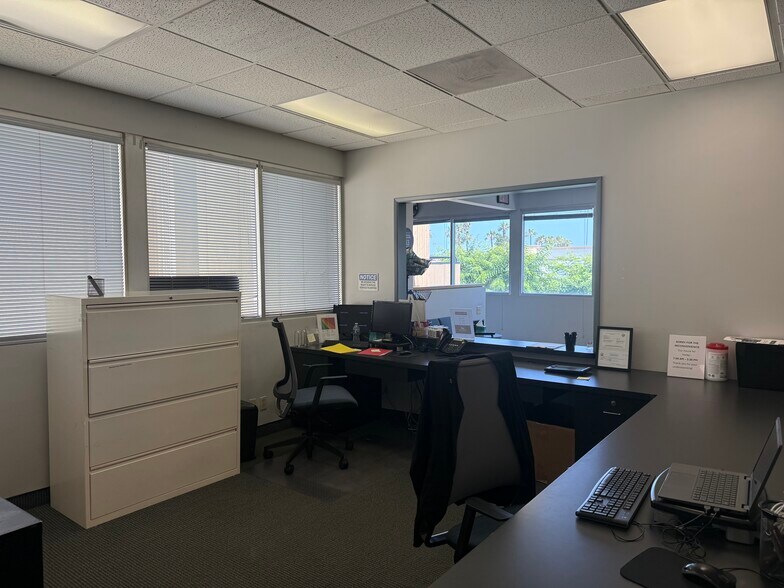 More Photos Of 5512-5518 Britton Dr, Long Beach Office For Lease