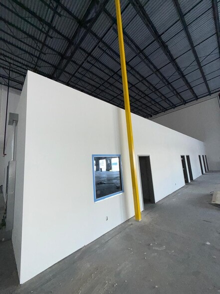 More Photos Of 115 Parkway Dr, Rincon Unknown For Lease