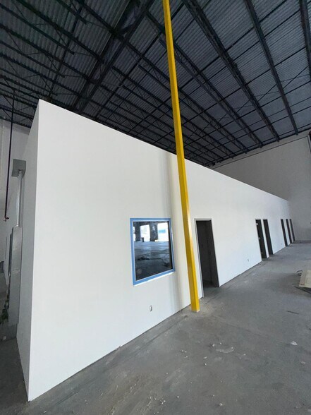 More Photos Of 115 Parkway Dr, Rincon Unknown For Lease