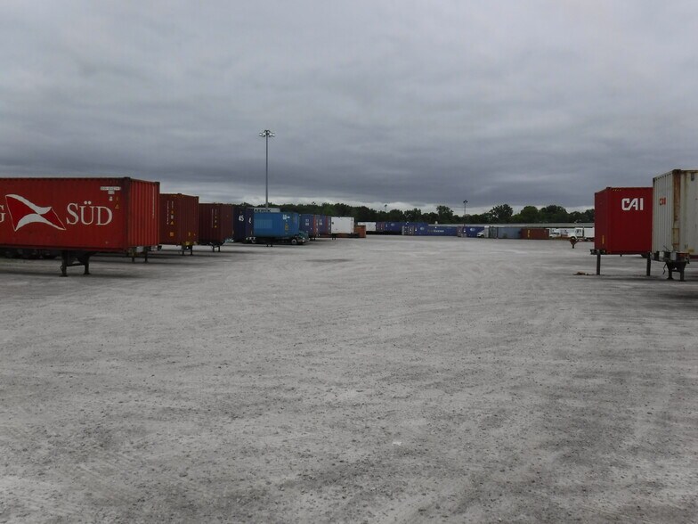 More Photos Of 10900 Memphis Ave, Brooklyn Truck Terminal For Lease