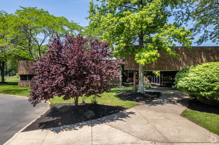 More Photos Of 219 Black Horse Ln, North Brunswick Medical For Lease