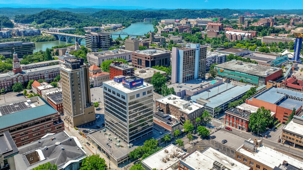 More Photos Of 607 Market St, Knoxville Office For Sale